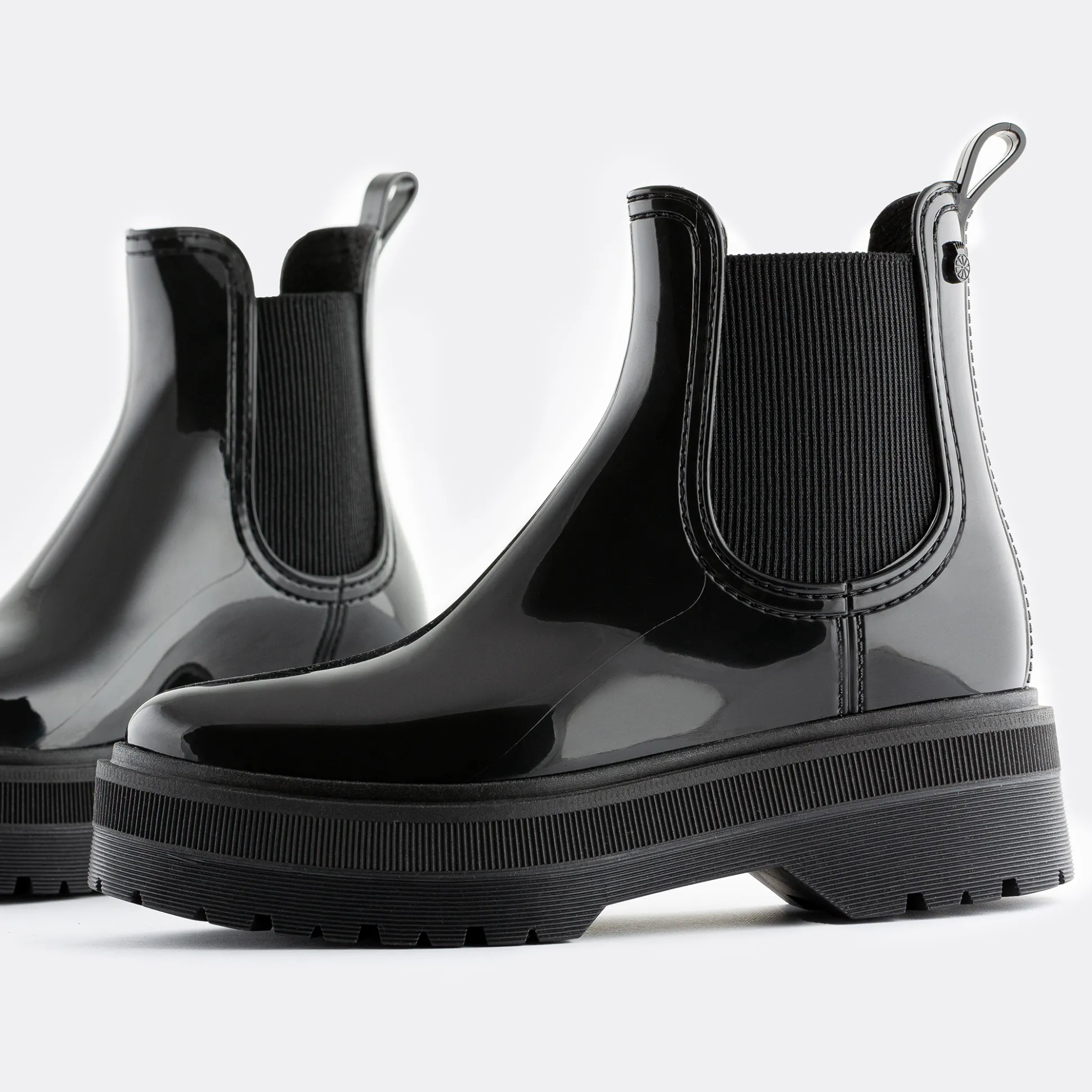 netty__3-2.webp Lemon Jelly Botas^Netty 05